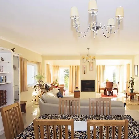 Casa Elizabeth וילה קארבואירו